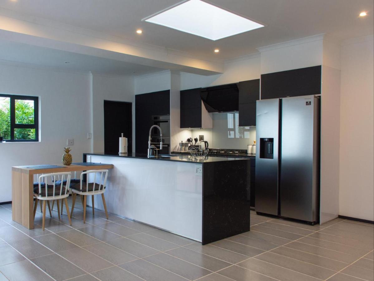 Zwelakho Furnished Apartments The Cube Йоганнесбурґ Екстер'єр фото