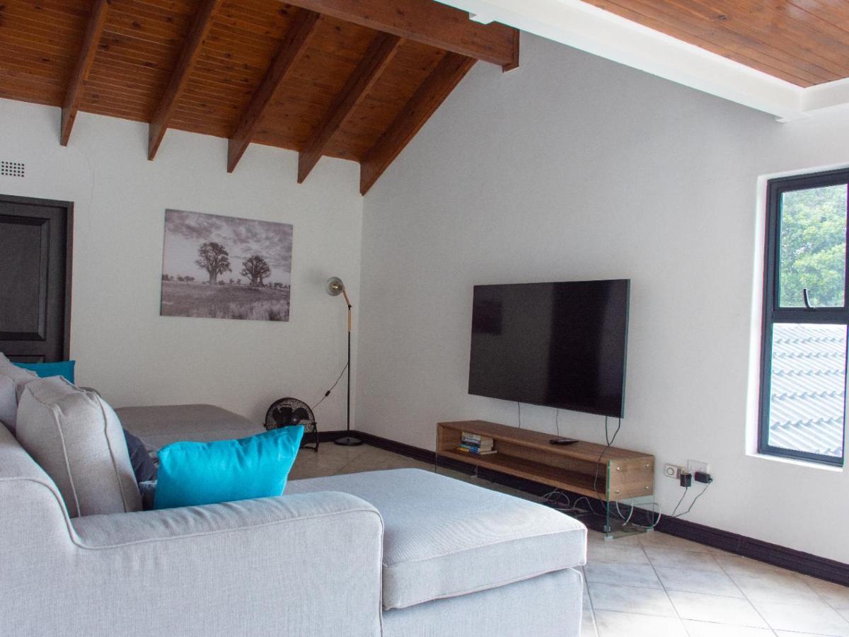 Zwelakho Furnished Apartments The Cube Йоганнесбурґ Екстер'єр фото