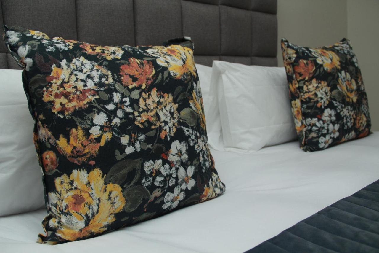 Zwelakho Furnished Apartments The Cube Йоганнесбурґ Екстер'єр фото