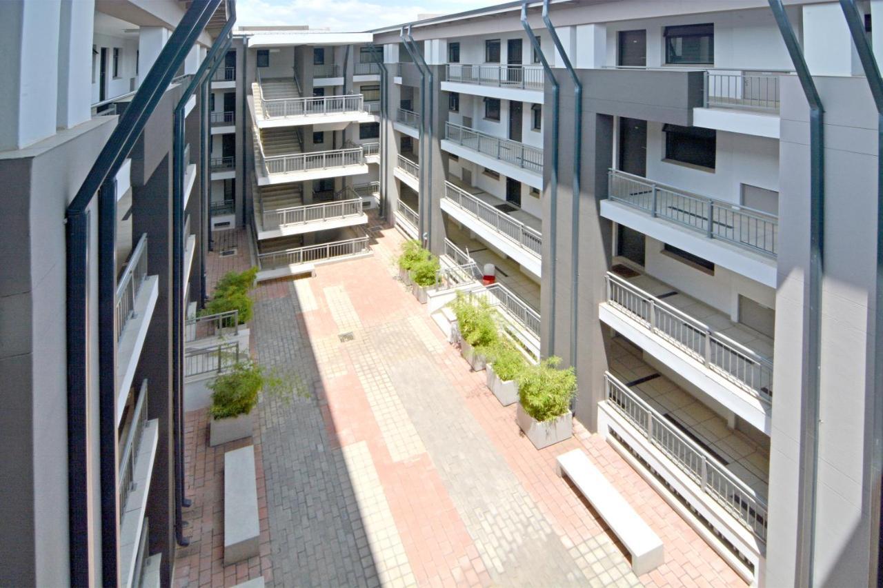 Zwelakho Furnished Apartments The Cube Йоганнесбурґ Екстер'єр фото