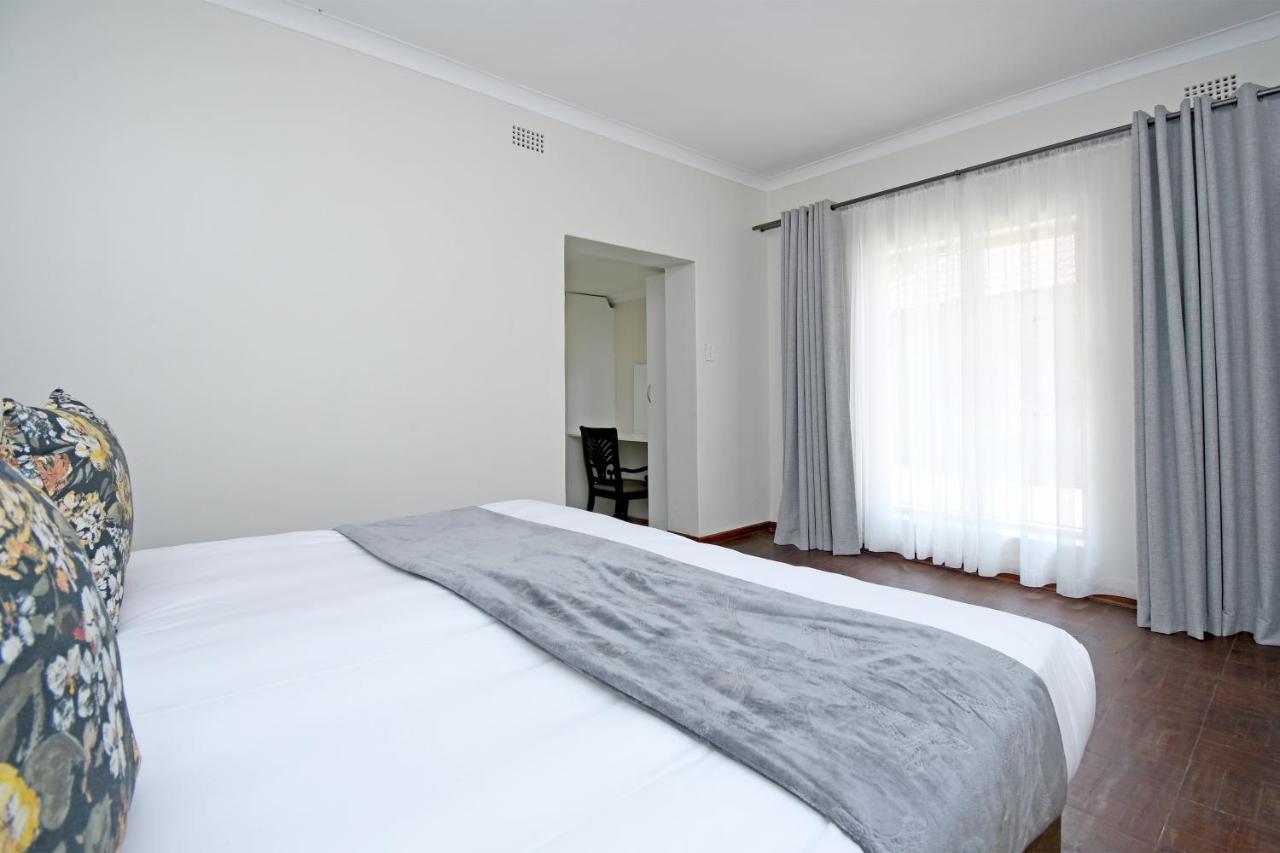 Zwelakho Furnished Apartments The Cube Йоганнесбурґ Екстер'єр фото