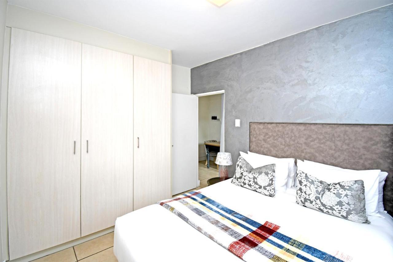 Zwelakho Furnished Apartments The Cube Йоганнесбурґ Екстер'єр фото