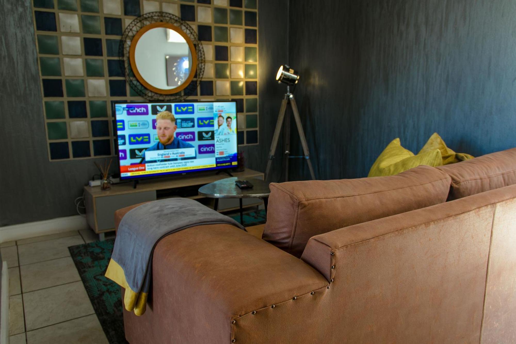 Zwelakho Furnished Apartments The Cube Йоганнесбурґ Екстер'єр фото